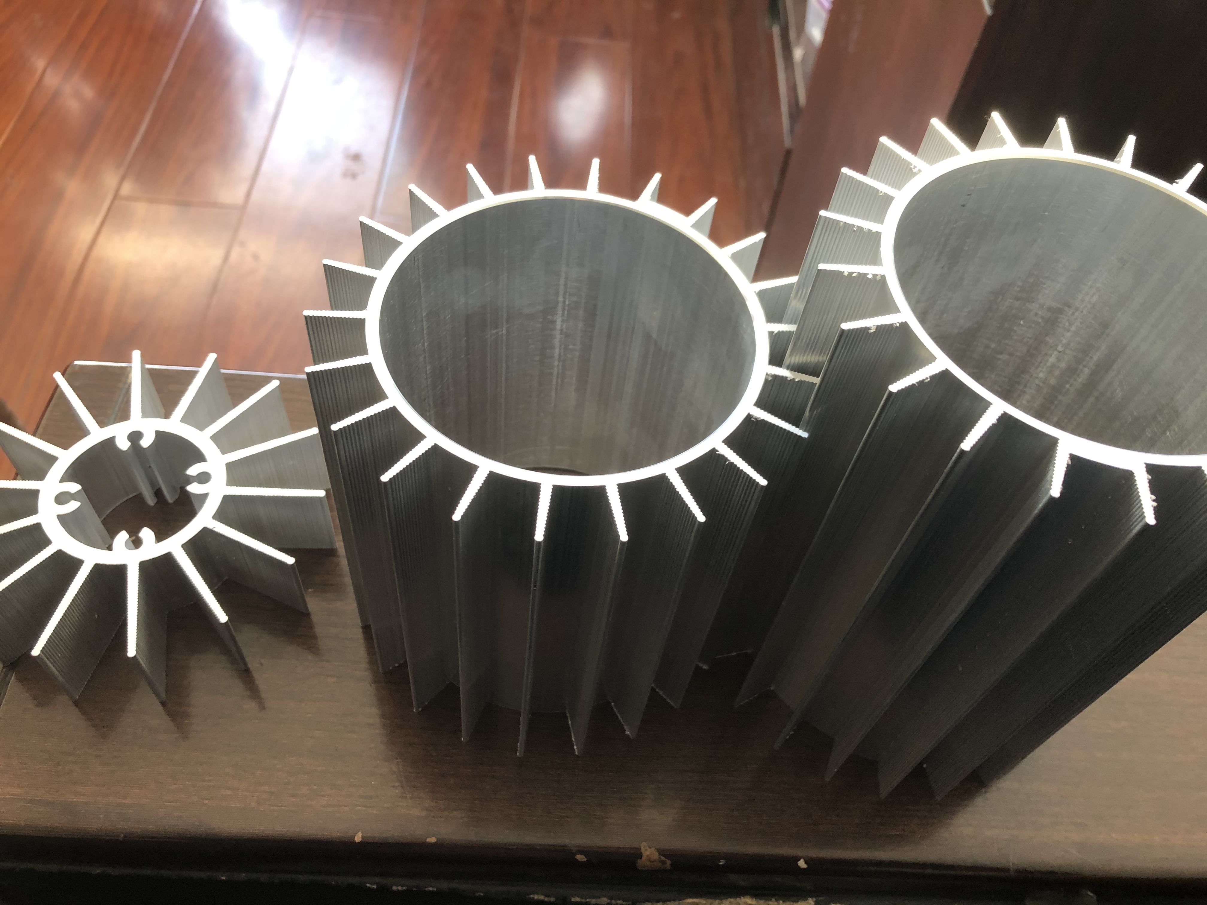 電機(jī)殼鋁型材，電機(jī)葉片型材